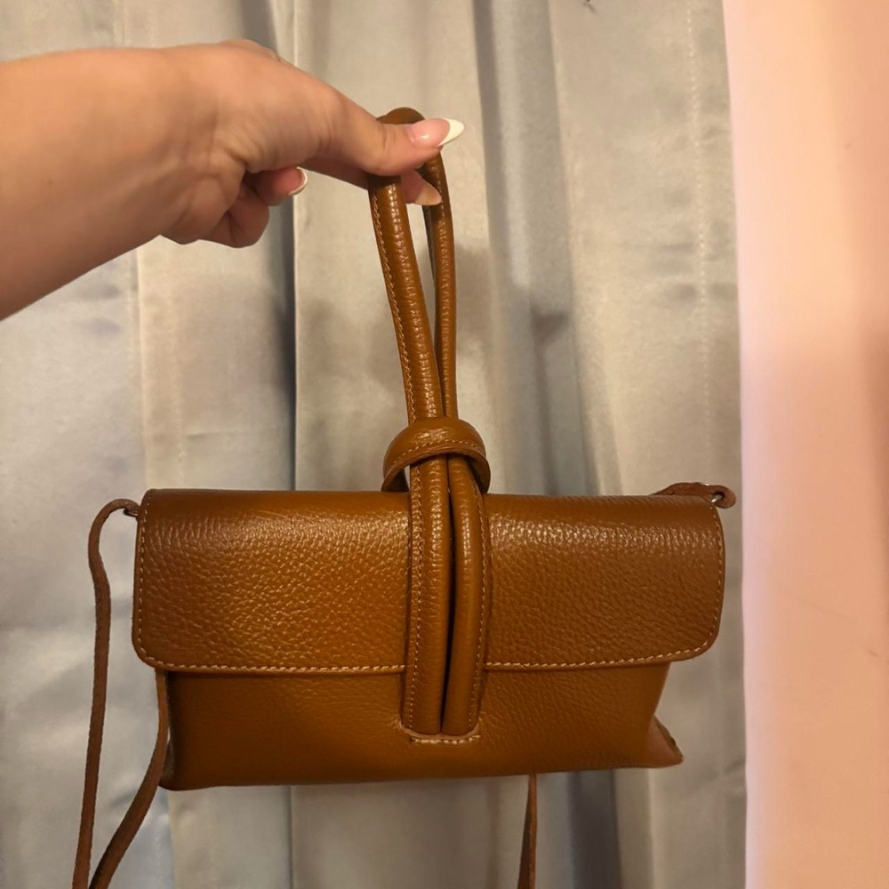 Chic Brown Leather Crossbody Bag